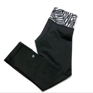 Lululemon Wunder Under Legged Black / Ying Yang Stripe White Black Size 4 EUC